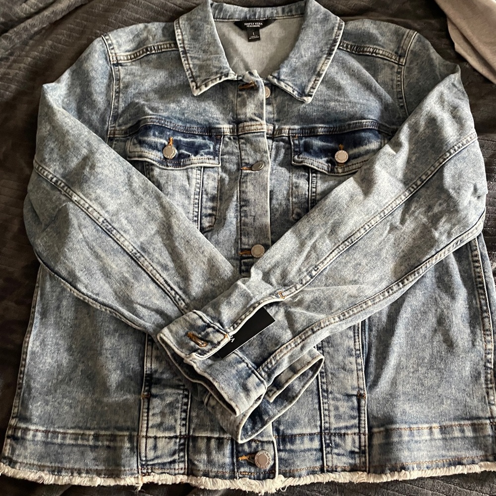 New with tags Denim jacket stone washed Simply Vera Wang Size Large